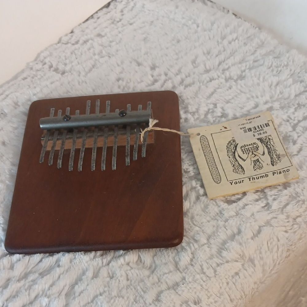 Vtg. Wooden Thumb Piano